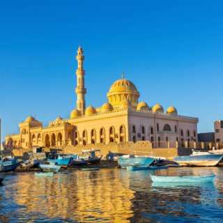 Sightseeing im Ägypten Urlaub: die Abdel Moneim Riad Moschee, Hurghada, Ägypten