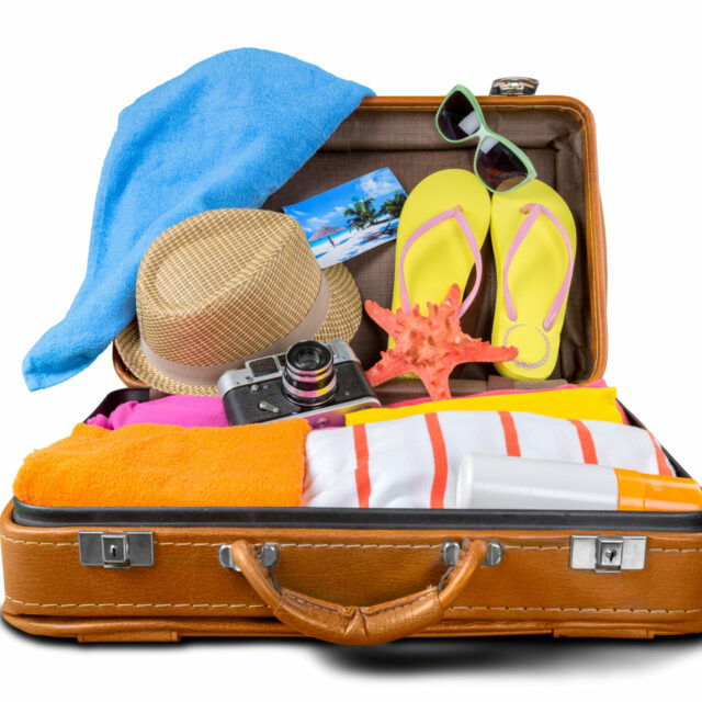 Gepackter Koffer für den Urlaub